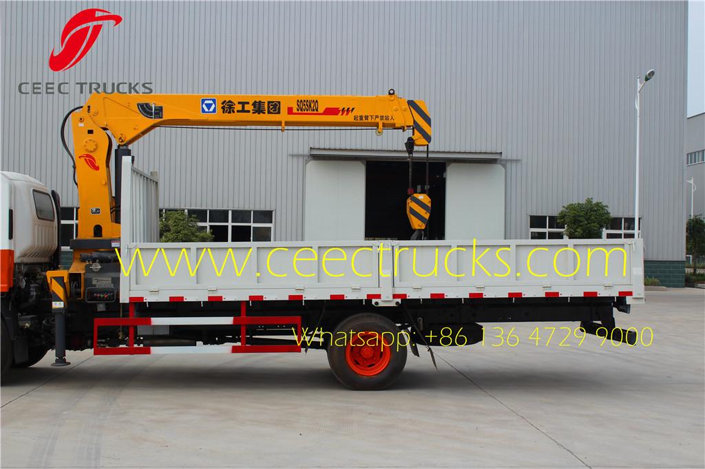 ISUZU 5 T XCMG truck mounted crane