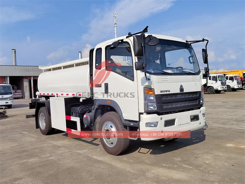 HOWO 5000L fuel tanker truck