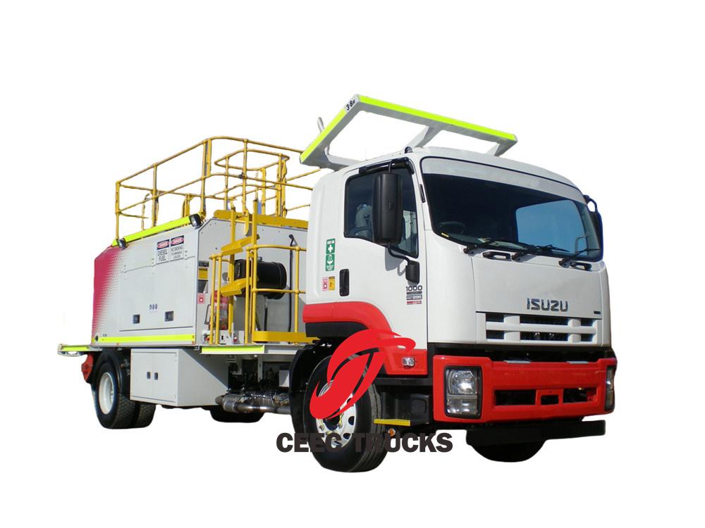 Isuzu 8 cbm fuel lubrication service truck 