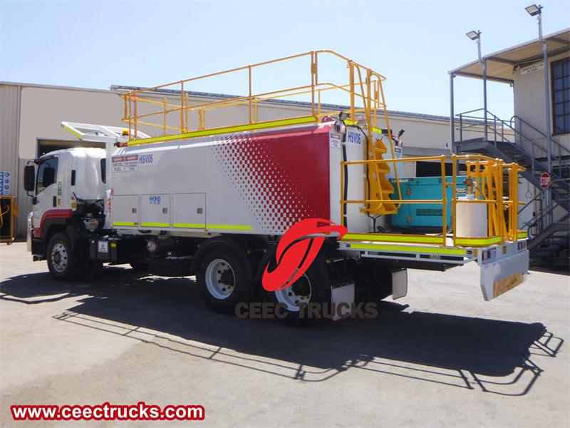 Isuzu FVZ 6x4 12000L lubrication service truck