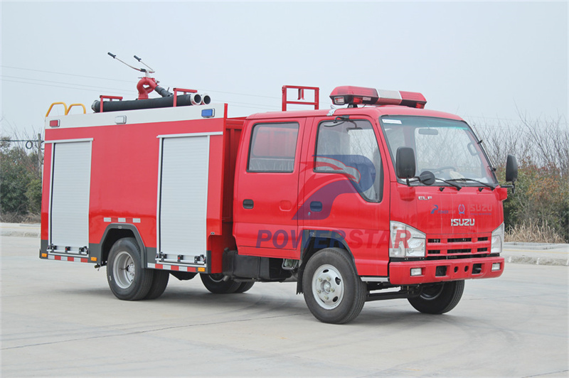 Isuzu 100P foam water fire truck