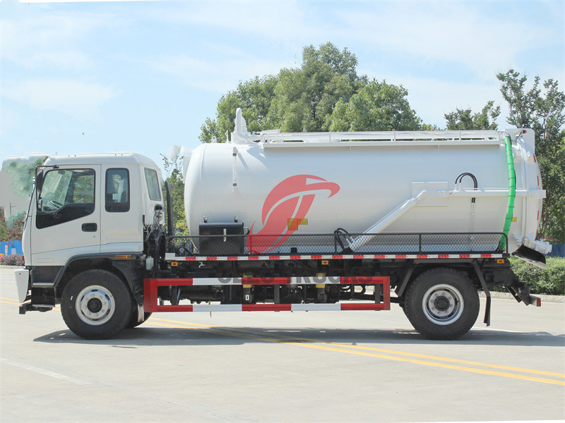 Isuzu lorry vacuum tankers