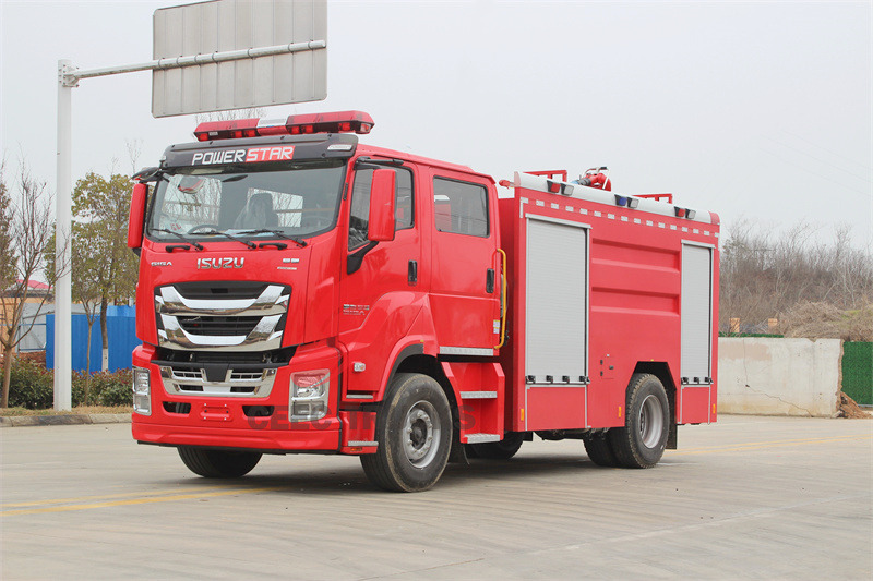 Isuzu GIGA fire fighting truck