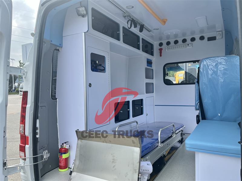 ISUZU 4x4 pick-up ambulance