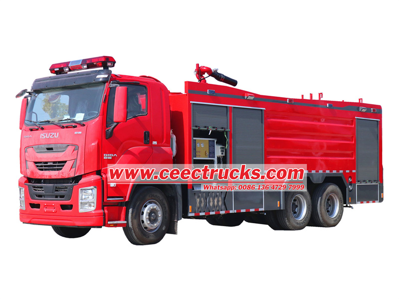 ISUZU GIGA fire truck with dry powder