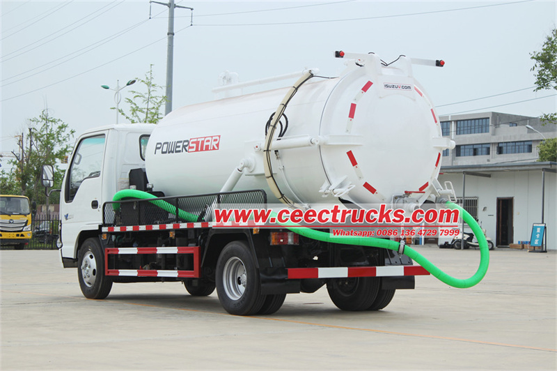 Isuzu sewage tank truck