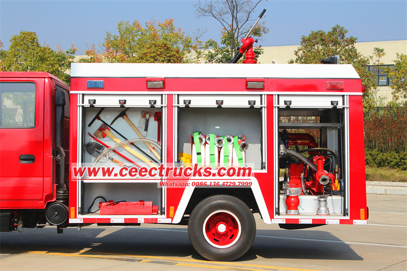 ISUZU NKR fire truck