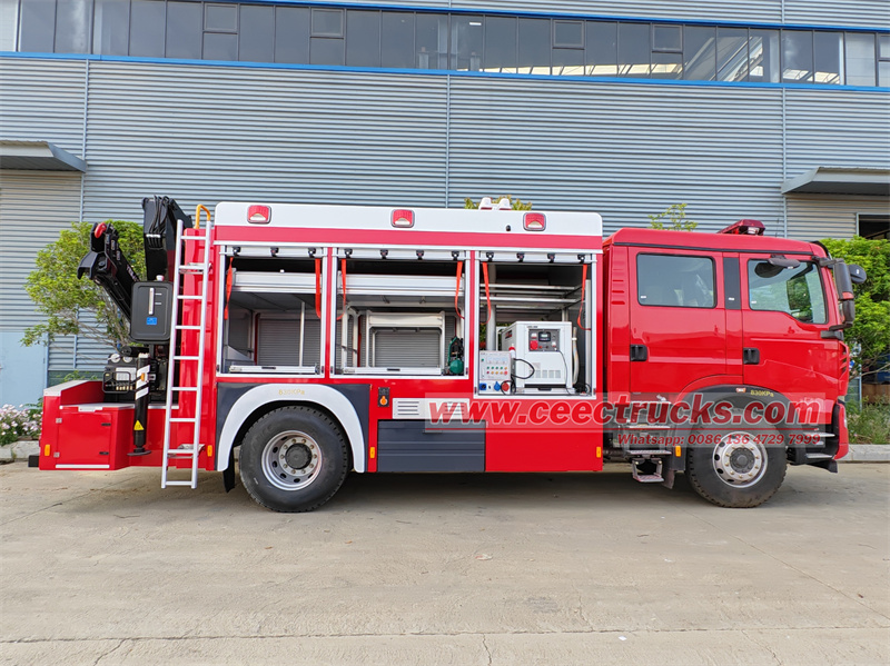 HOWO TX350 4x2 fire rescue vehicle with folding arm crane