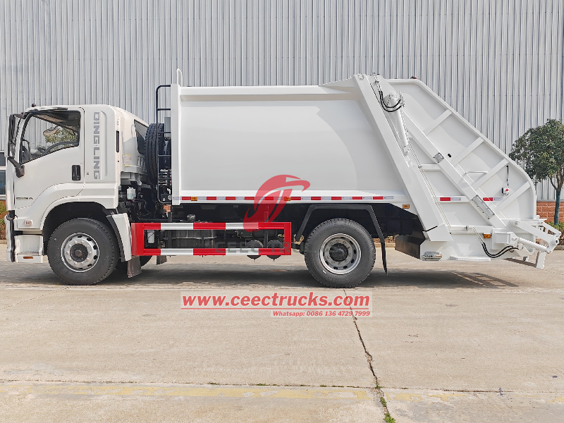 Isuzu rear loader truck compactor body side view