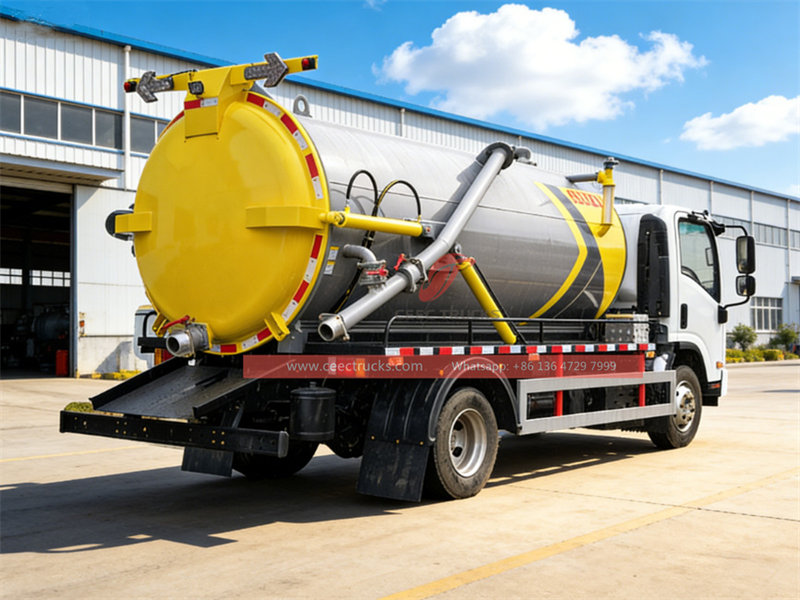 Isuzu light vacuum sewage tank truck