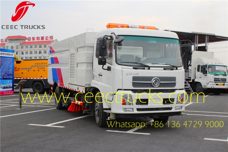  Dongfeng 4*2 dry-type road sweeper/dust cleaner road sweeper  manufacturer