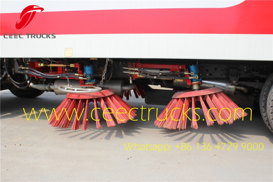 Dongfeng 7400kg gross weight road sweeping truck with sweeper and washer