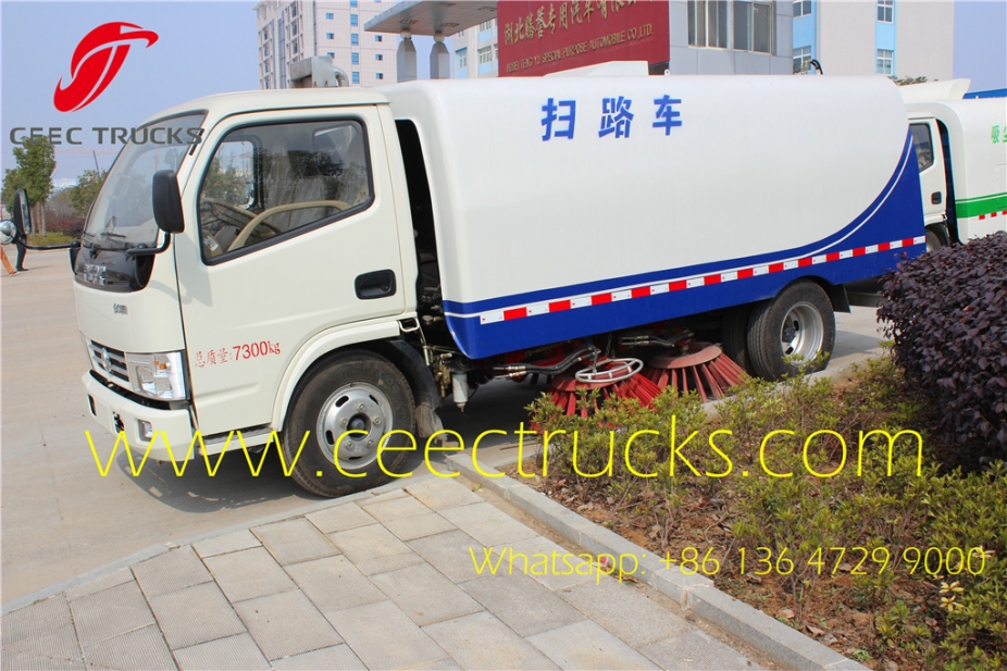 Dongfeng 4x2 road sweeper truck for public street sweeper truck for sale