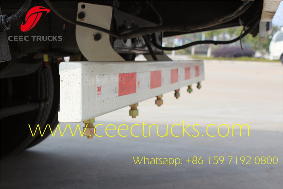 dongfeng 5CBM vacuum road sweeper tanker trucks manufacturer