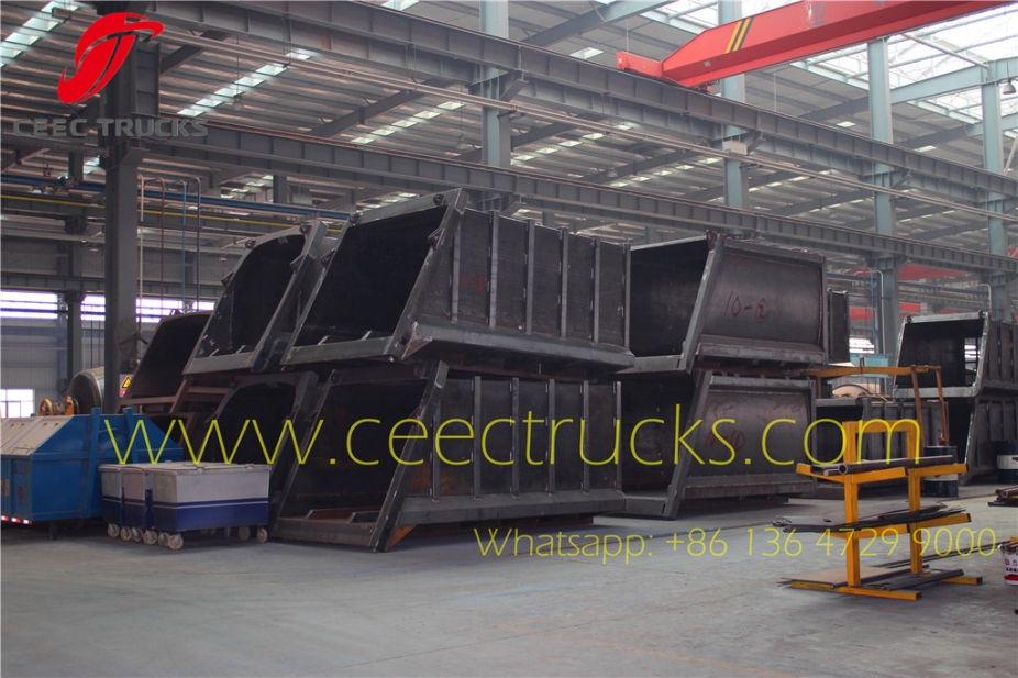 Garbage compactor truck body side plate assembly