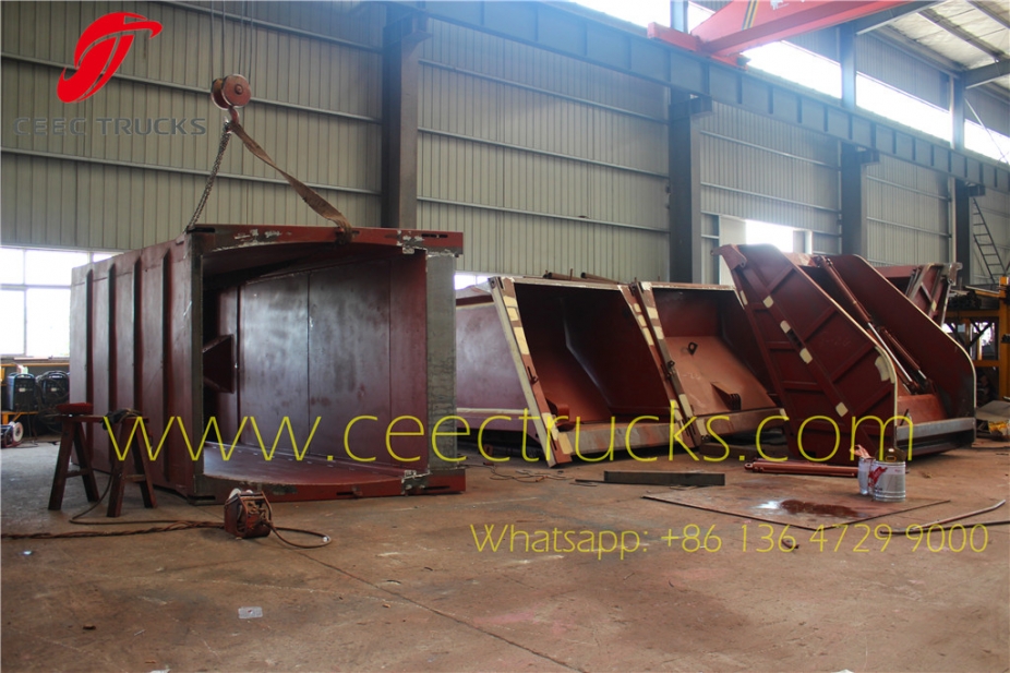 Garbage compactor truck body side plate assembly