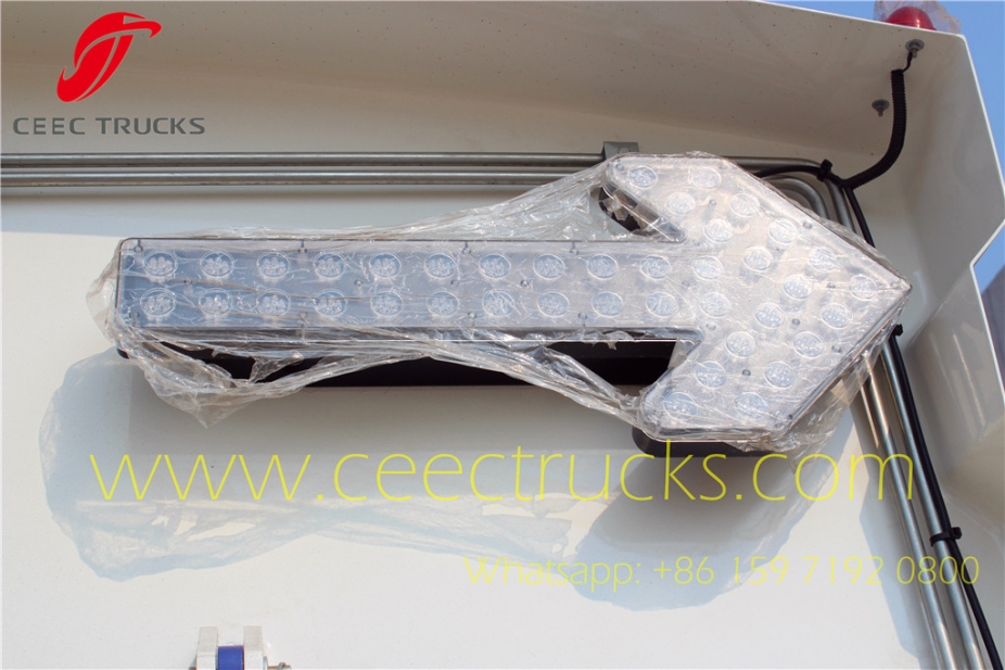 ISUZU 5CBM road sweeper Superstructure arrow lamp