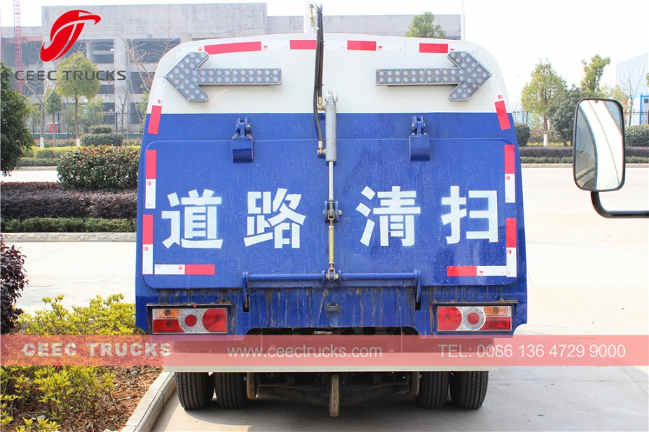 Camion spazzatrice stradale Dongfeng 5CBM