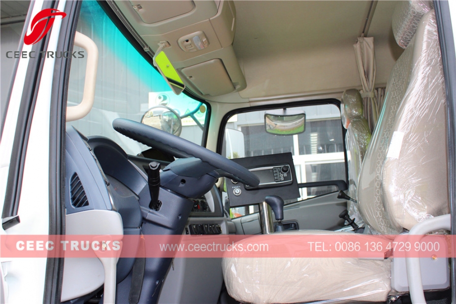 Veicolo spazzatrice stradale Dongfeng da 12.000 litri