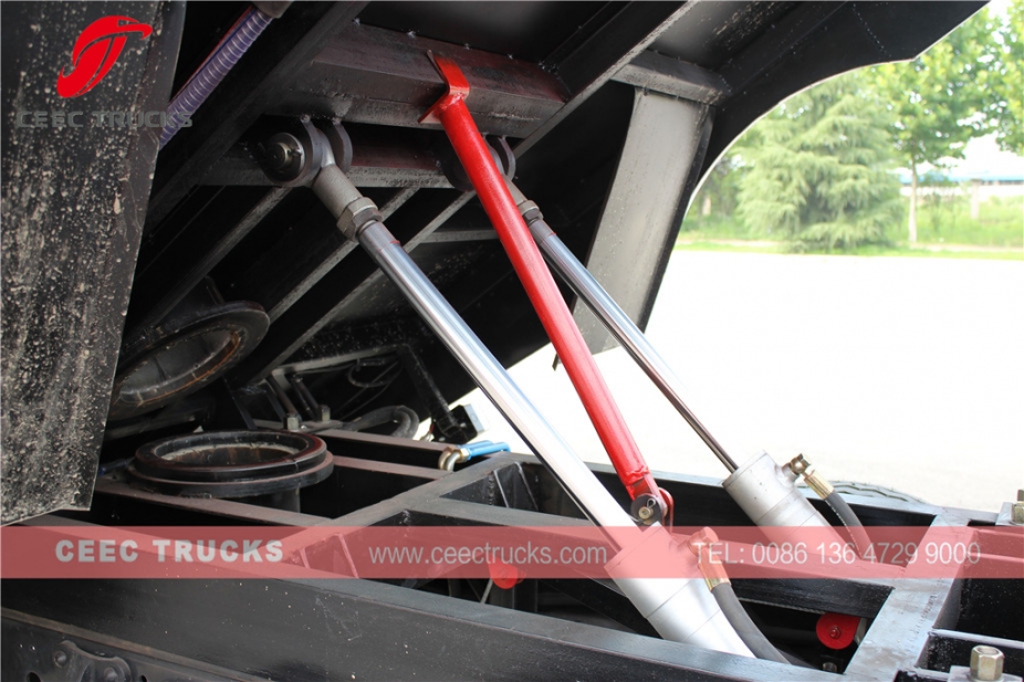 Autocarro spazzatrice stradale ISUZU 12CBM