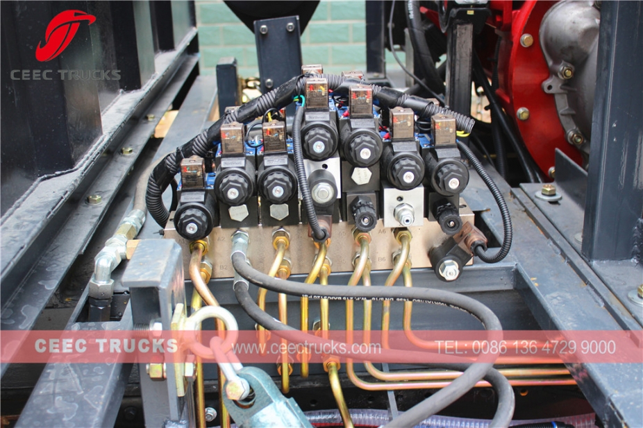 Autocarro spazzatrice stradale ISUZU 12CBM