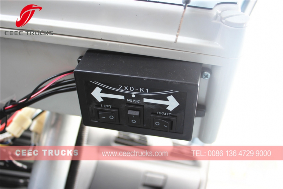 Autocarro spazzatrice stradale ISUZU 12CBM