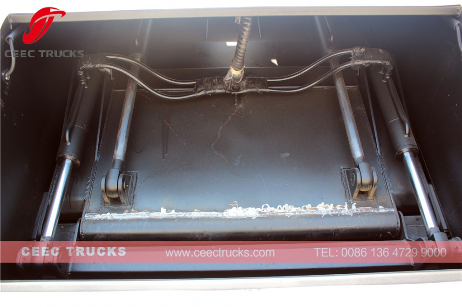 Veicolo con compressore per rifiuti ISUZU 5000L