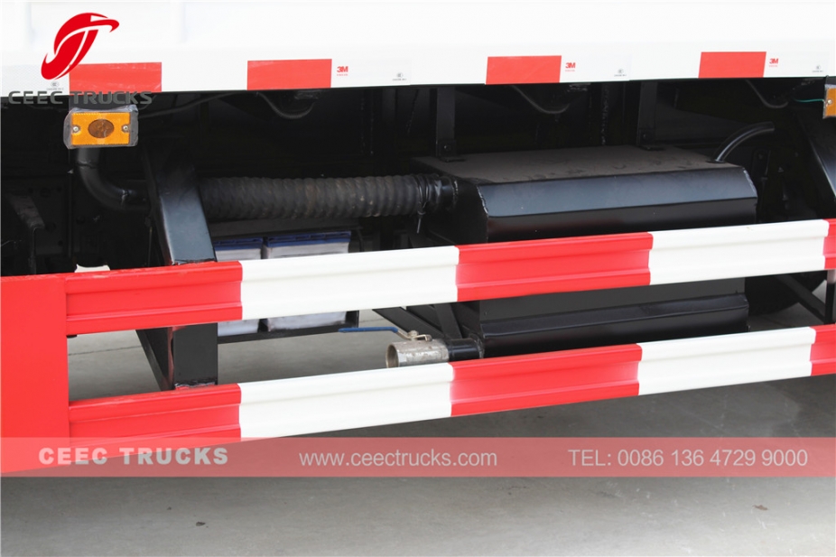 Veicolo con compressore per rifiuti ISUZU 5000L