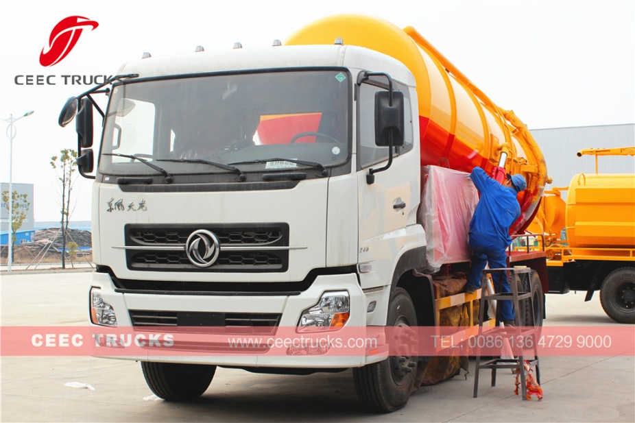 Dongfeng 16CBM camion cisterna con aspirazione delle acque reflue sotto vuoto