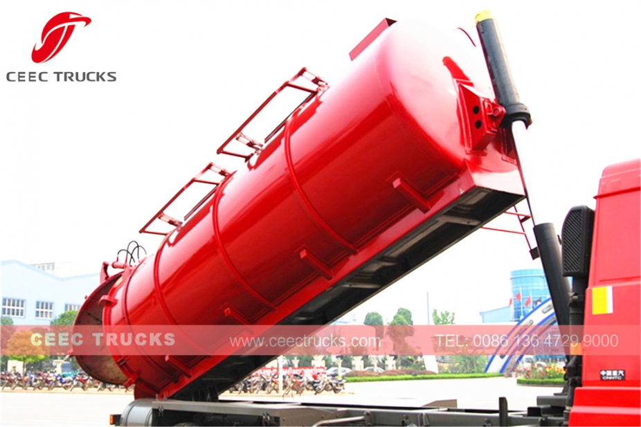 Camion svuota pozzo nero Howo 18CBM in vendita