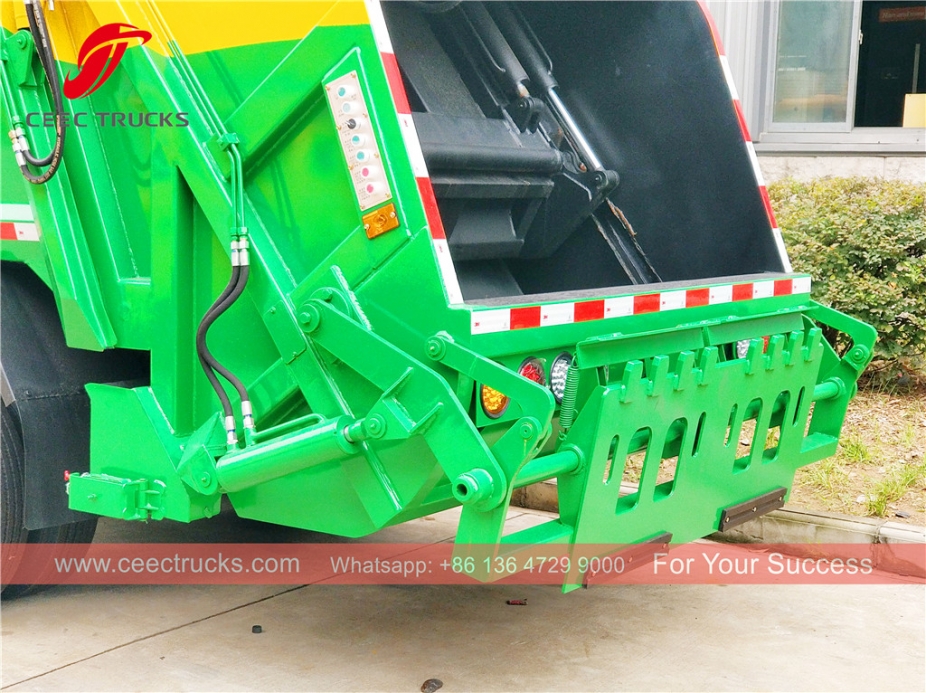 Camion compattatore howo da 8 cbm con guida a destra