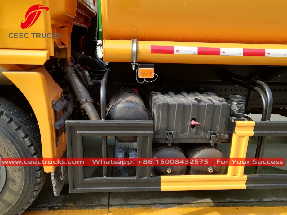 SHACMAN 11 CBM Autocarro idrico