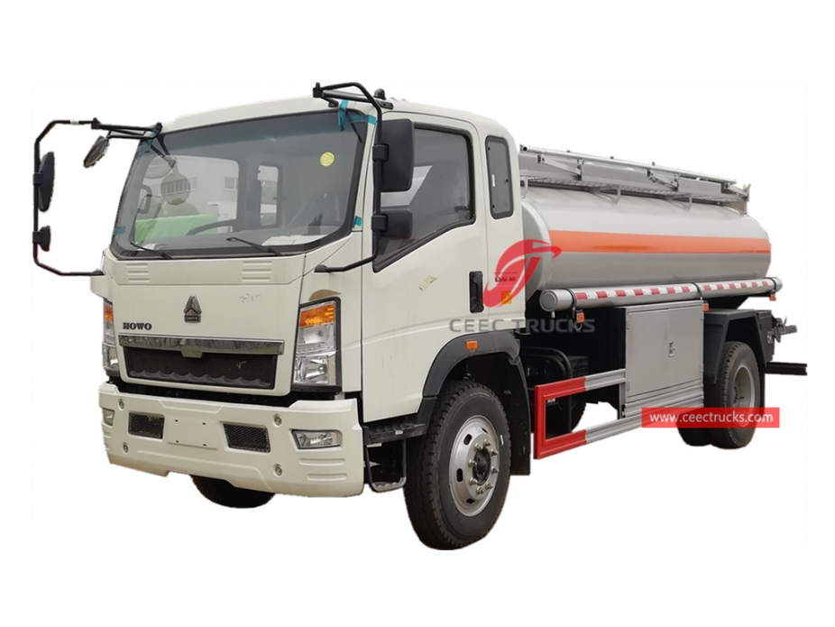 SINOTRUK Howo 6CBM camion cisterna per carburante