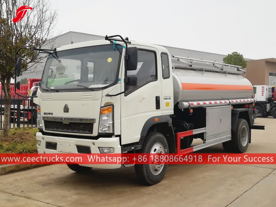 SINOTRUK Howo 6CBM camion cisterna per carburante