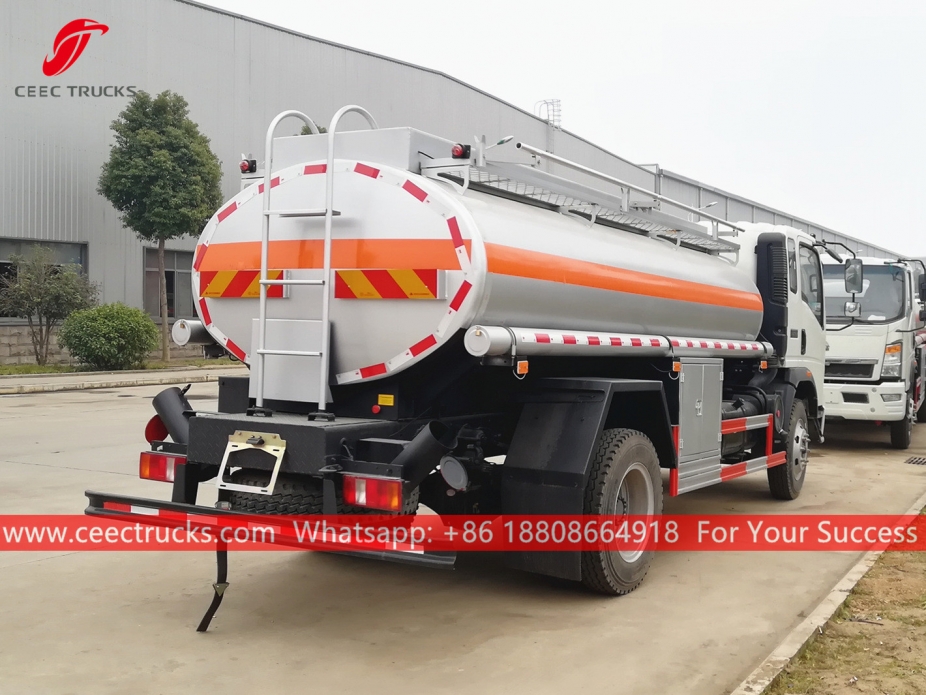 SINOTRUK Howo 6CBM camion cisterna per carburante