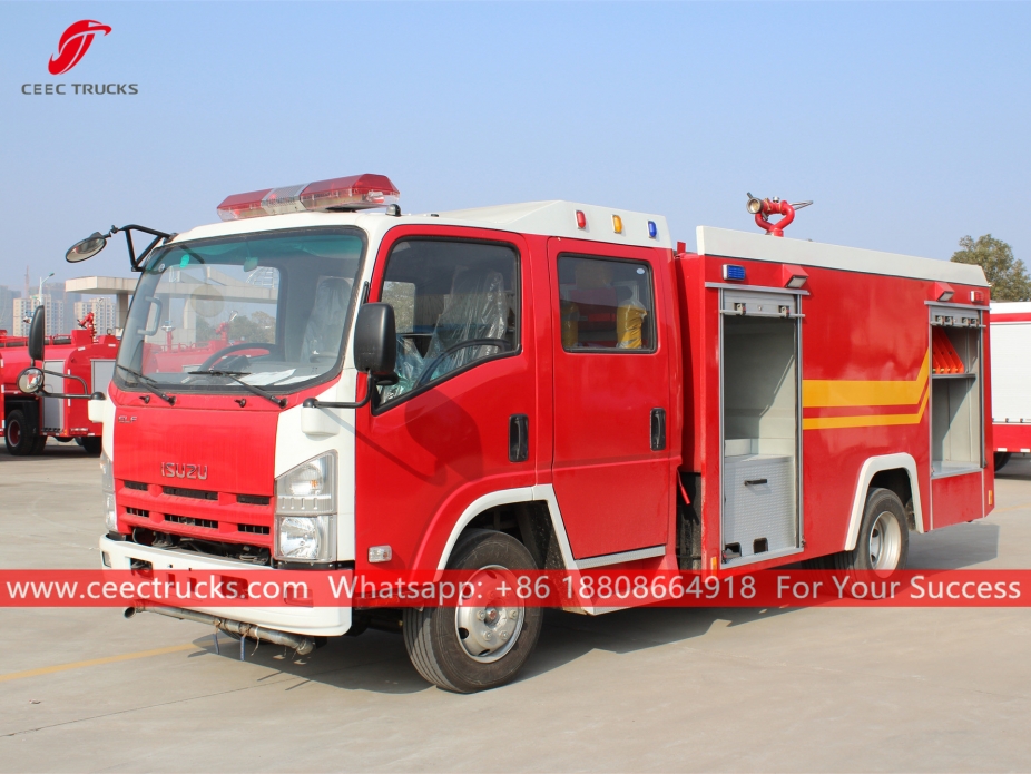 Camion dei vigili del fuoco con serbatoio d'acqua ISUZU 700P