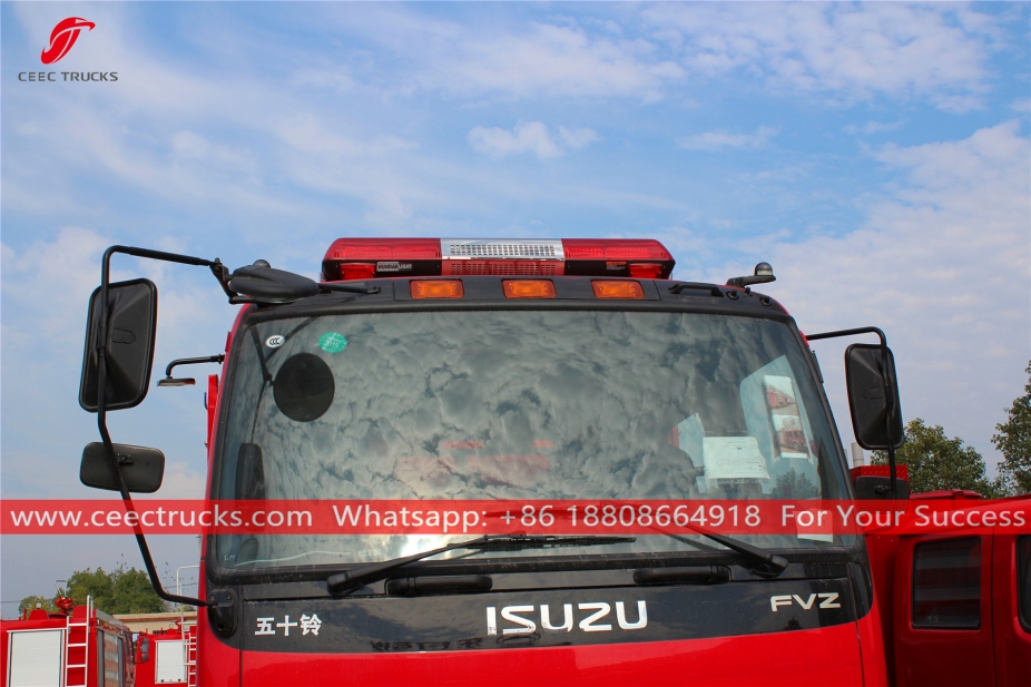 Camion dei vigili del fuoco in schiuma ISUZU FVZ