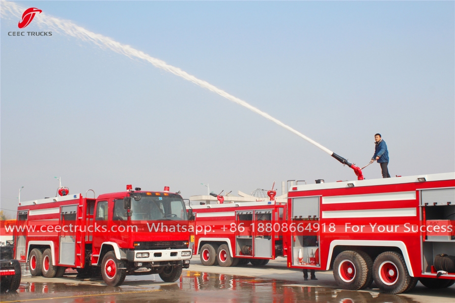 Camion dei vigili del fuoco in schiuma ISUZU FVZ