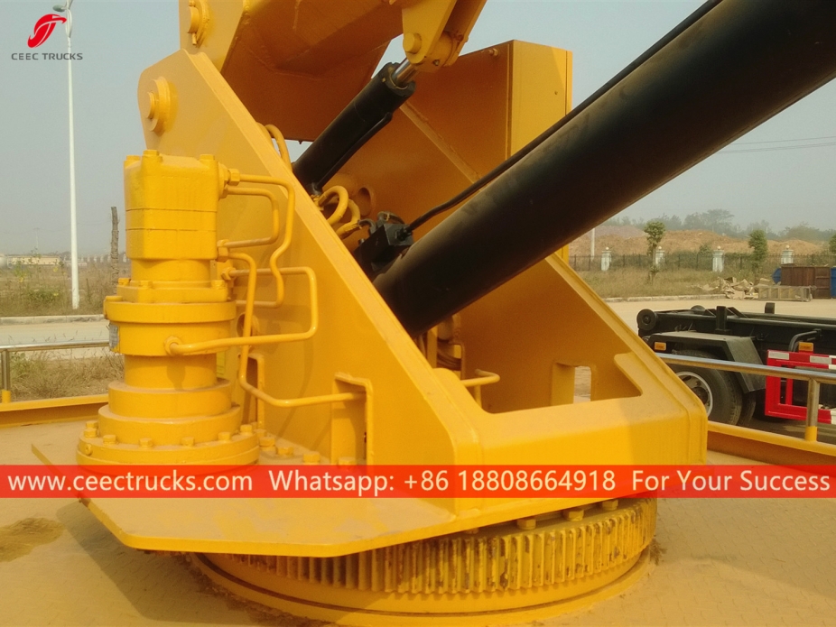 Camion con piattaforma di lavoro aereo ISUZU da 18 m