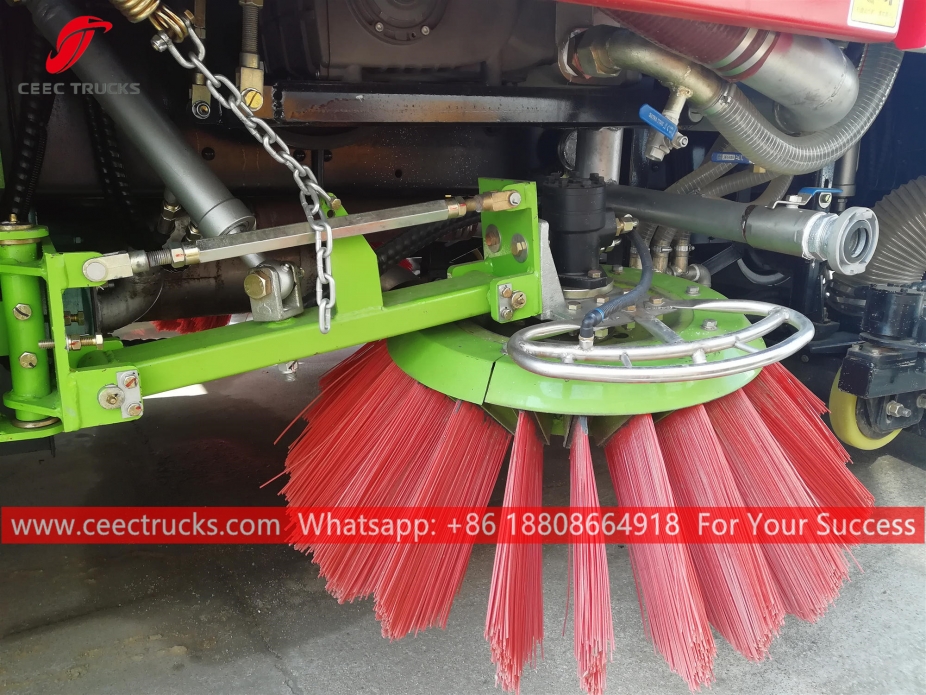 JAC Autocarro per spazzamento e lavaggio strade