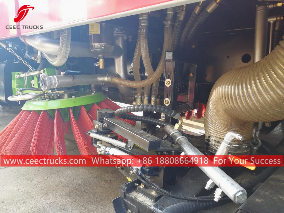 JAC Autocarro per spazzamento e lavaggio strade