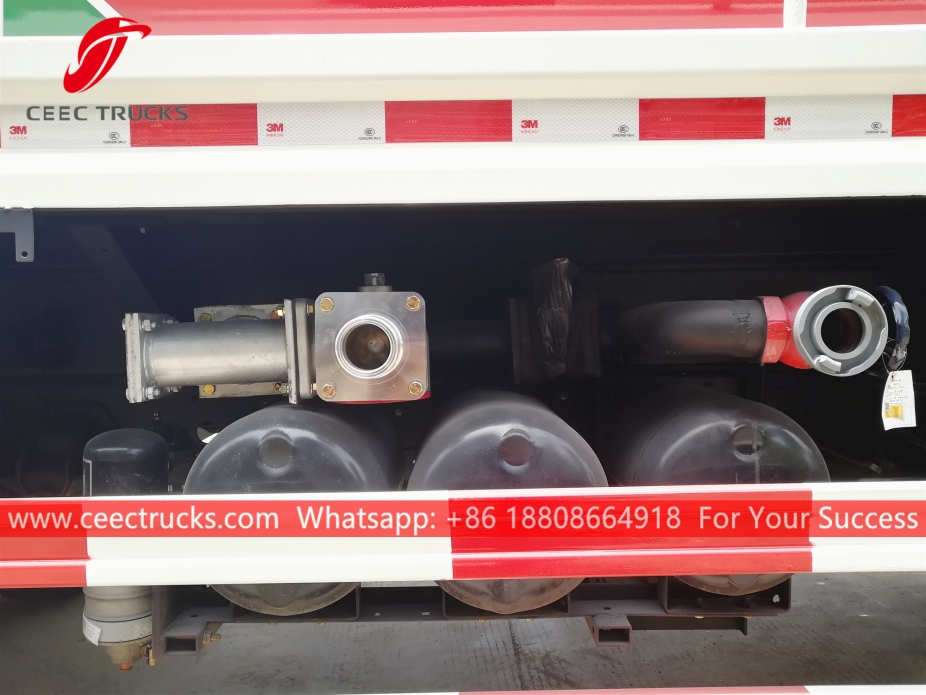 12 Camion irrigatore ad acqua CBM DONGFENG