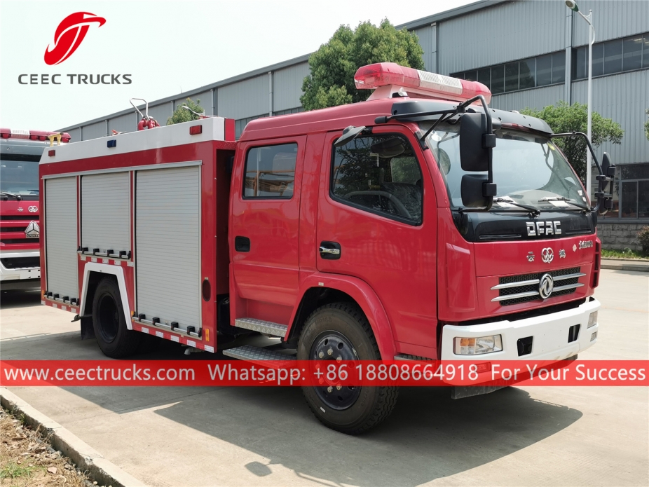 Camion dei vigili del fuoco in schiuma Dongfeng 4CBM