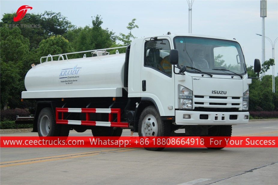 Camion per il trasporto dell'acqua ISUZU