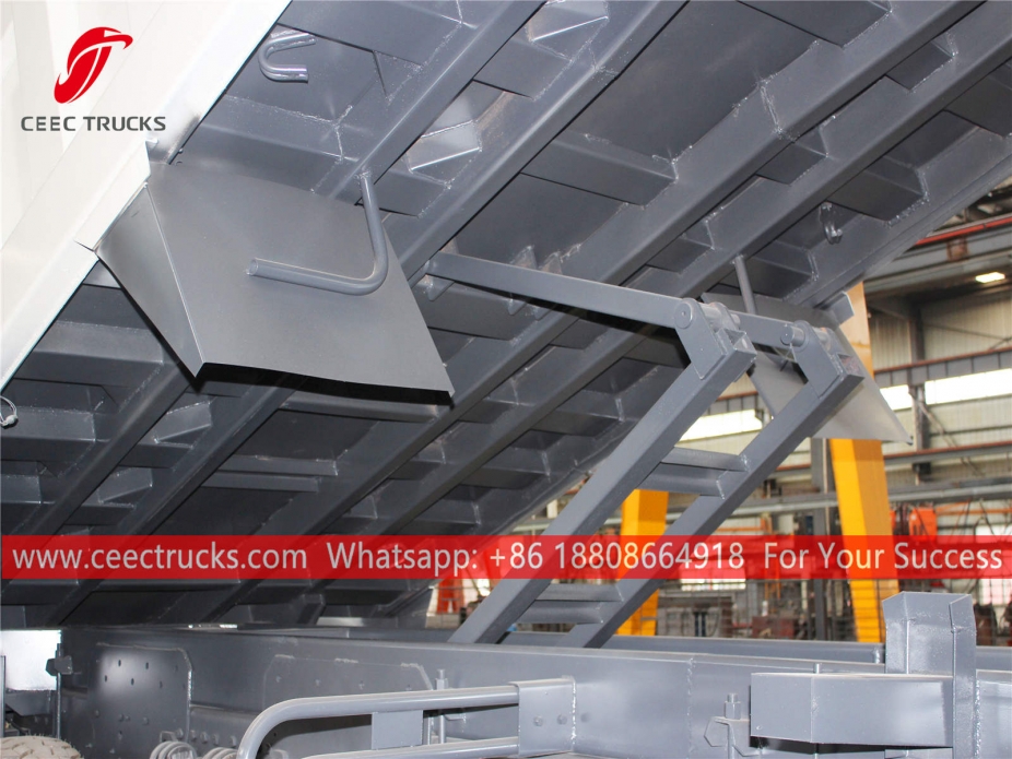 Autocarro con cassone ribaltabile ISUZU GIGA