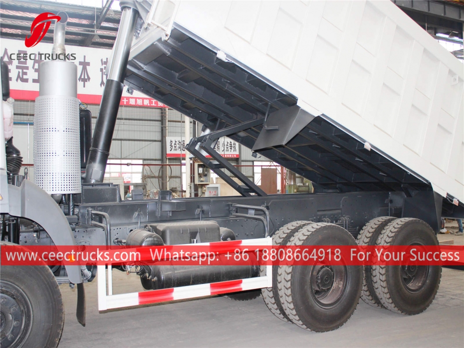 Autocarro con cassone ribaltabile ISUZU GIGA