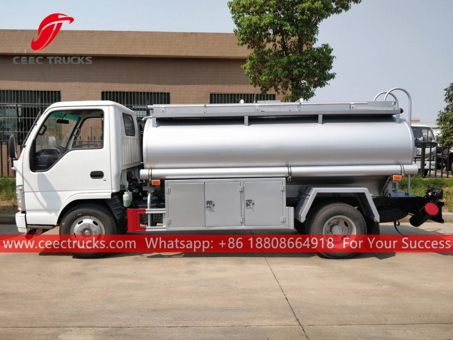 4CBM Camion cisterna per carburante ISUZU