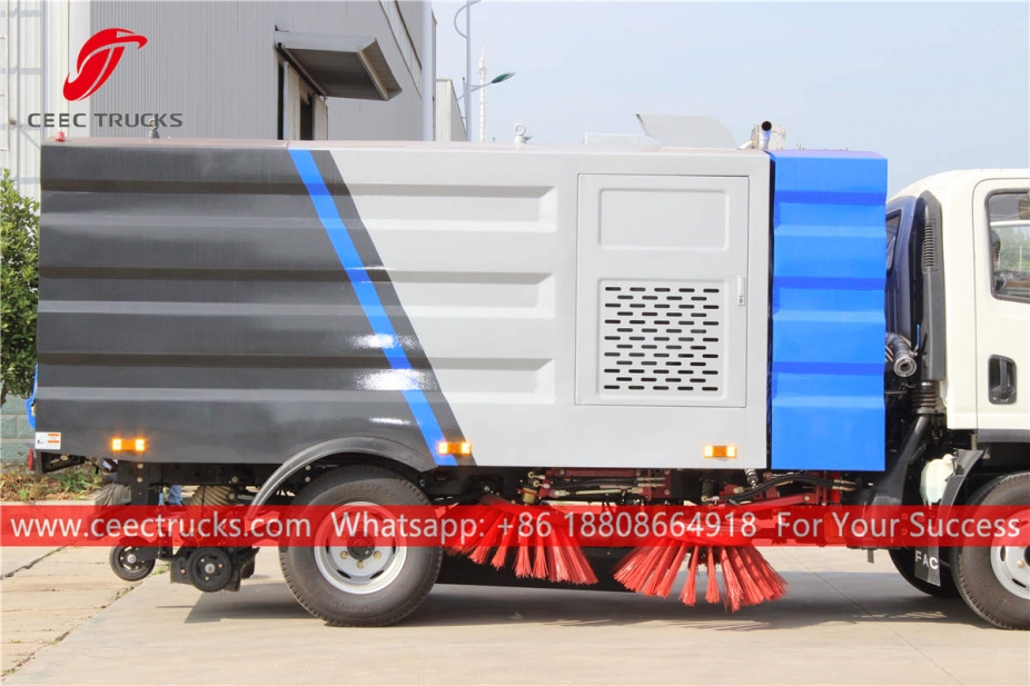 ISUZU 5cbm road sweeper