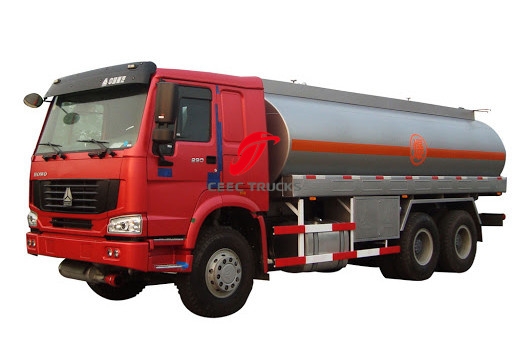 SINOTRUK HOWO 6X6 trazione integrale Bowser carburante Camion cisterna per olio