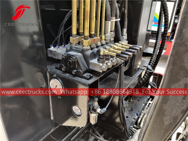 ISUZU 6CBM Garbage compressor truck